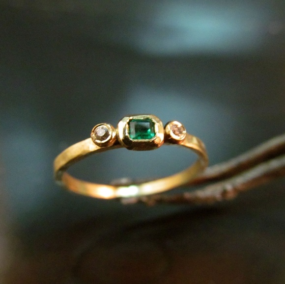 Emerald diamonds ring. Gold emerald ring. - Picture 3 of 7